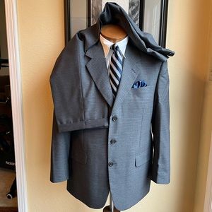 Principe Super 110s Italian Wool 2 Piece Gray Mini-Check Suit 42R Slacks W36 L30
